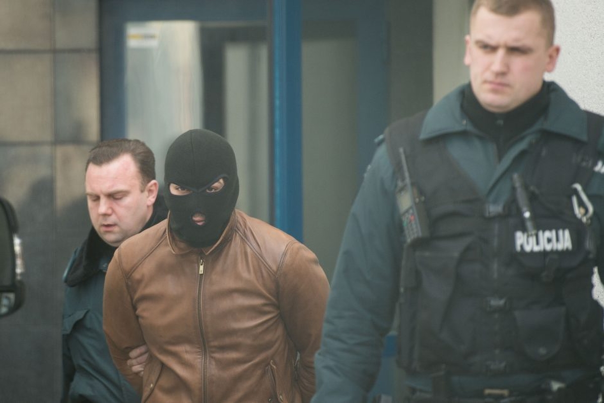 Įtariami I. Strazdauskaitės žudikai atvesti į teismą