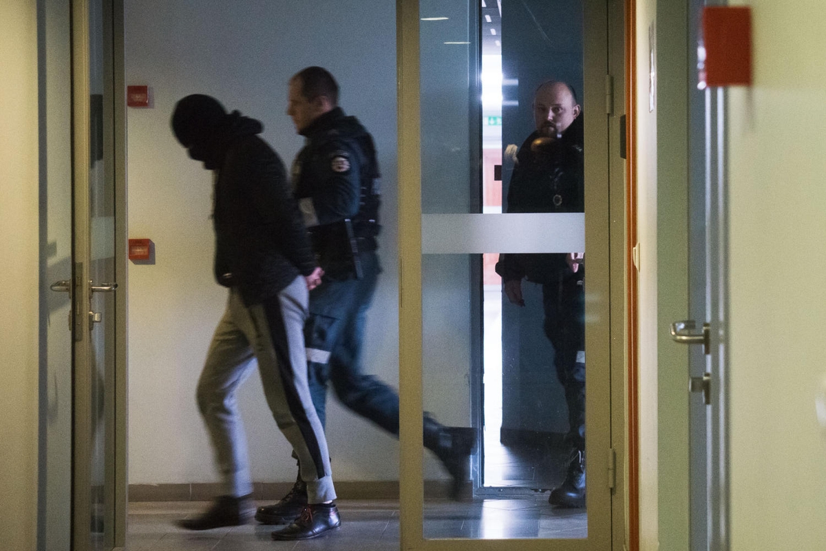Įtariami I. Strazdauskaitės žudikai atvesti į teismą