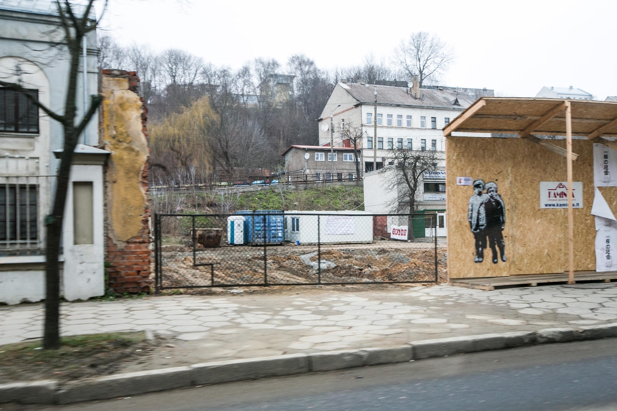 Statybos prie sinagogos Kaune