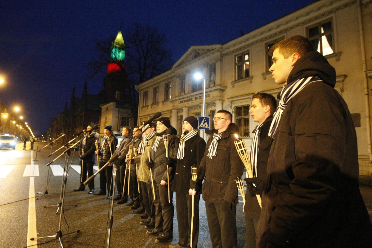 Užsiliepsnojo atminimo laužai – Klaipėda nepamiršo Laisvės gynėjų