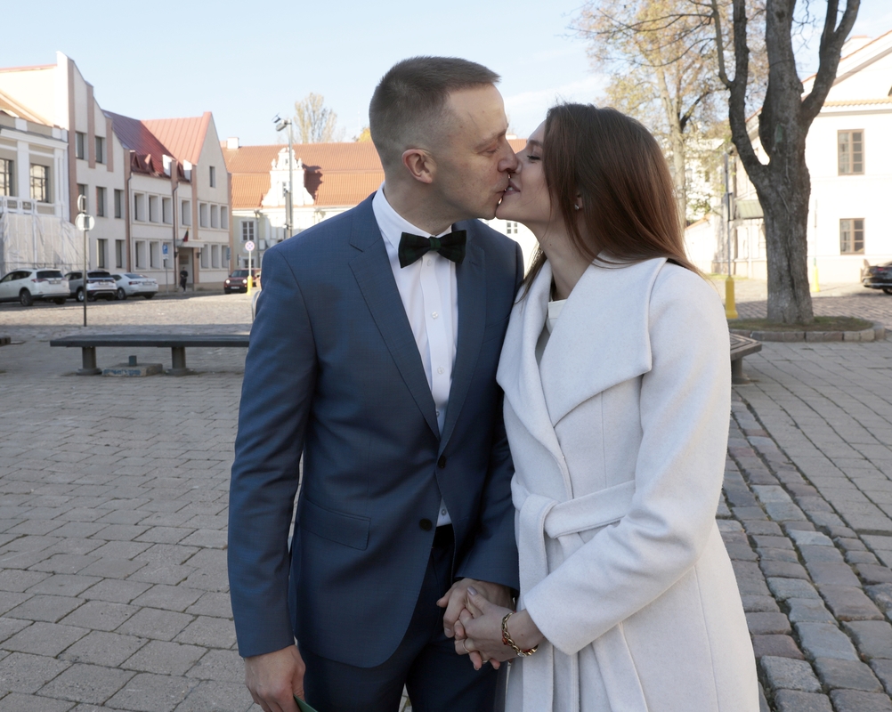 Kauno rotušėje susituokė „Žalgirio“ direktorius P. Motiejūnas ir K. Sklenytė