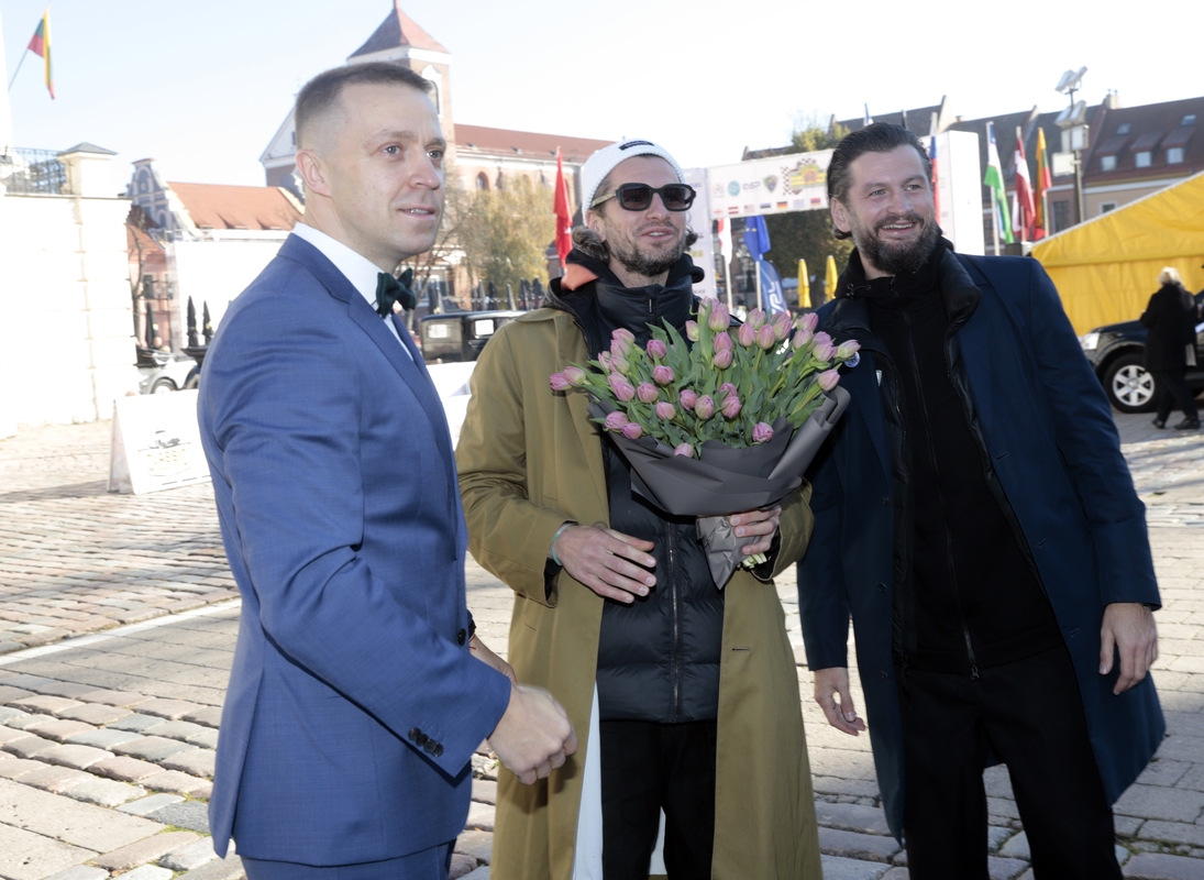 Kauno rotušėje susituokė „Žalgirio“ direktorius P. Motiejūnas ir K. Sklenytė