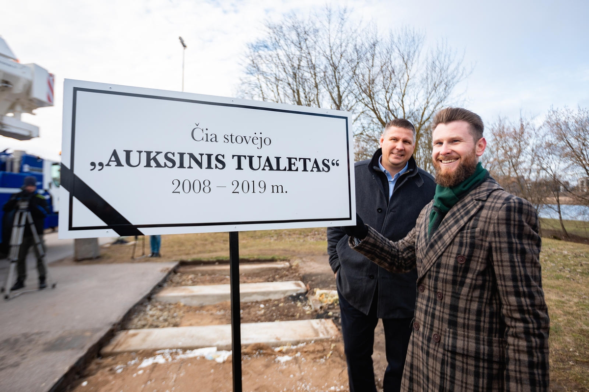 „Auksinio“ tualeto nukėlimas ir išvežimas