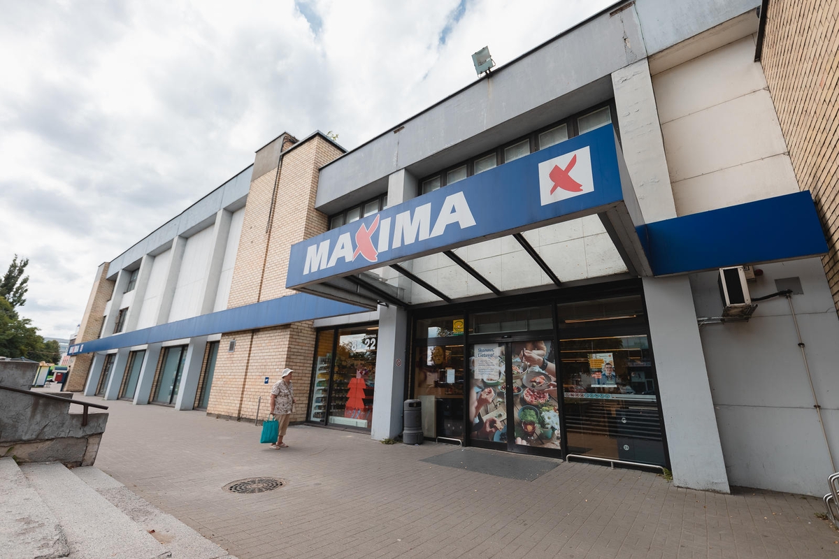 Apgriuvęs Kalniečių prekybos centro pastatas