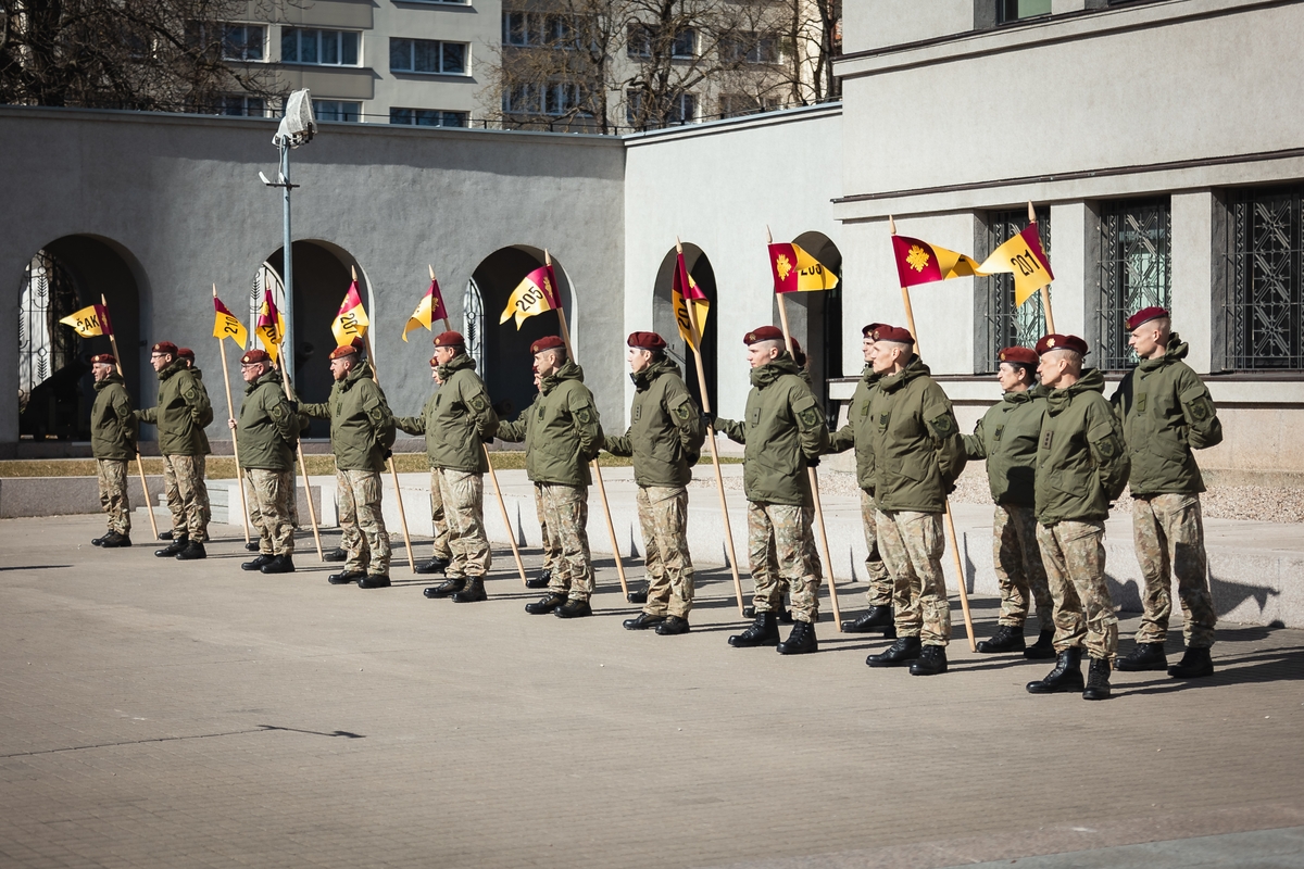 Kariai savanoriai išlydimi į Malį