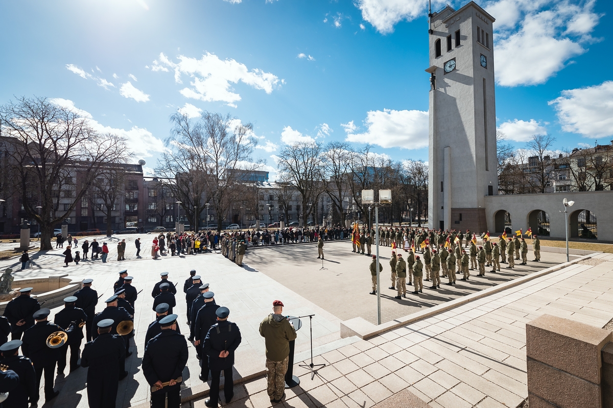 Kariai savanoriai išlydimi į Malį