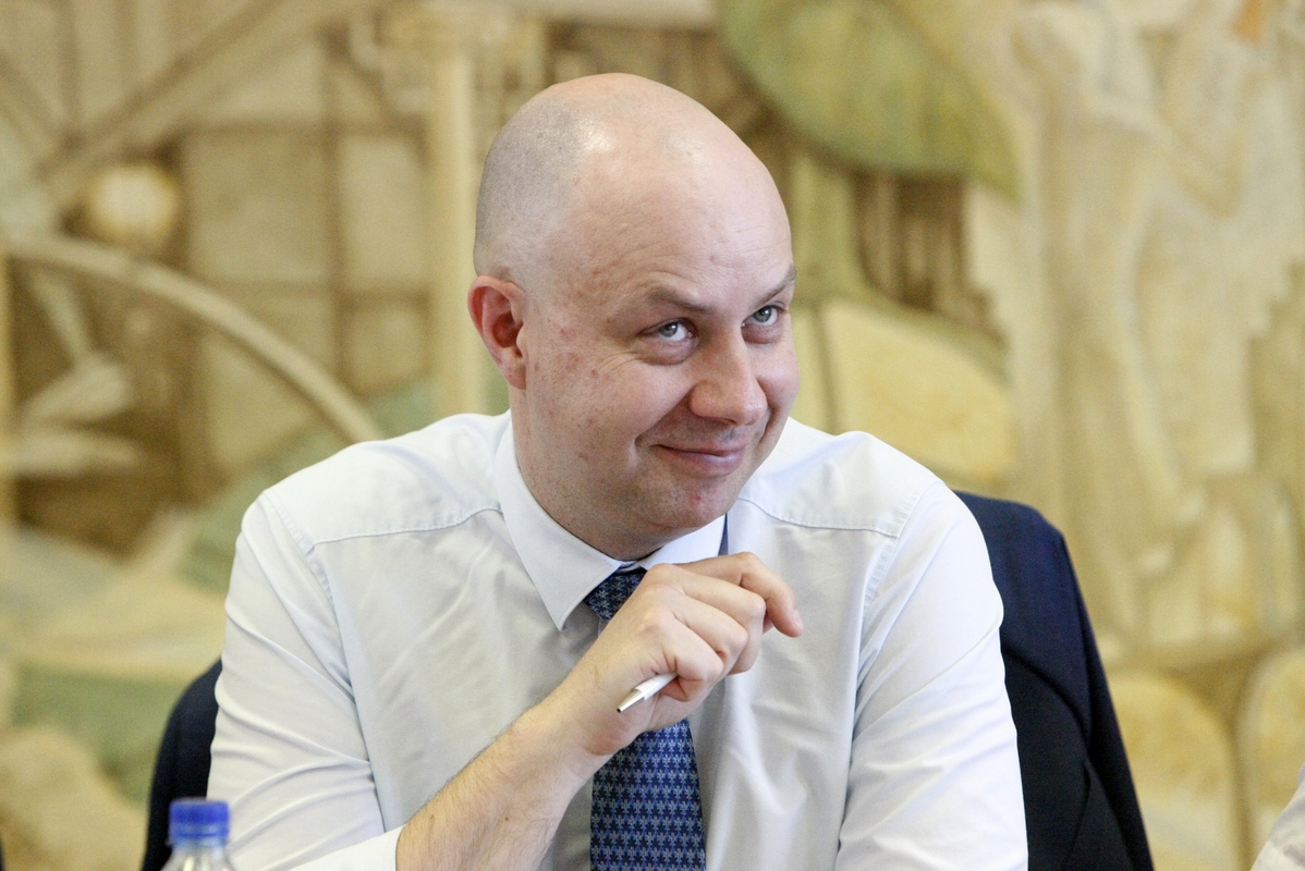 Ištraukė: buvusio sveikatos ministro A.Verygos pasisakymai prieš kameras apie tai, esą penkerius metus nebevartoja narkotikų, tačiau vis tiek negali ramiai gyventi, šokiruoja feisbuko vartotojus. Pats politikas tikina, kad sakiniai ištraukti iš konteksto.