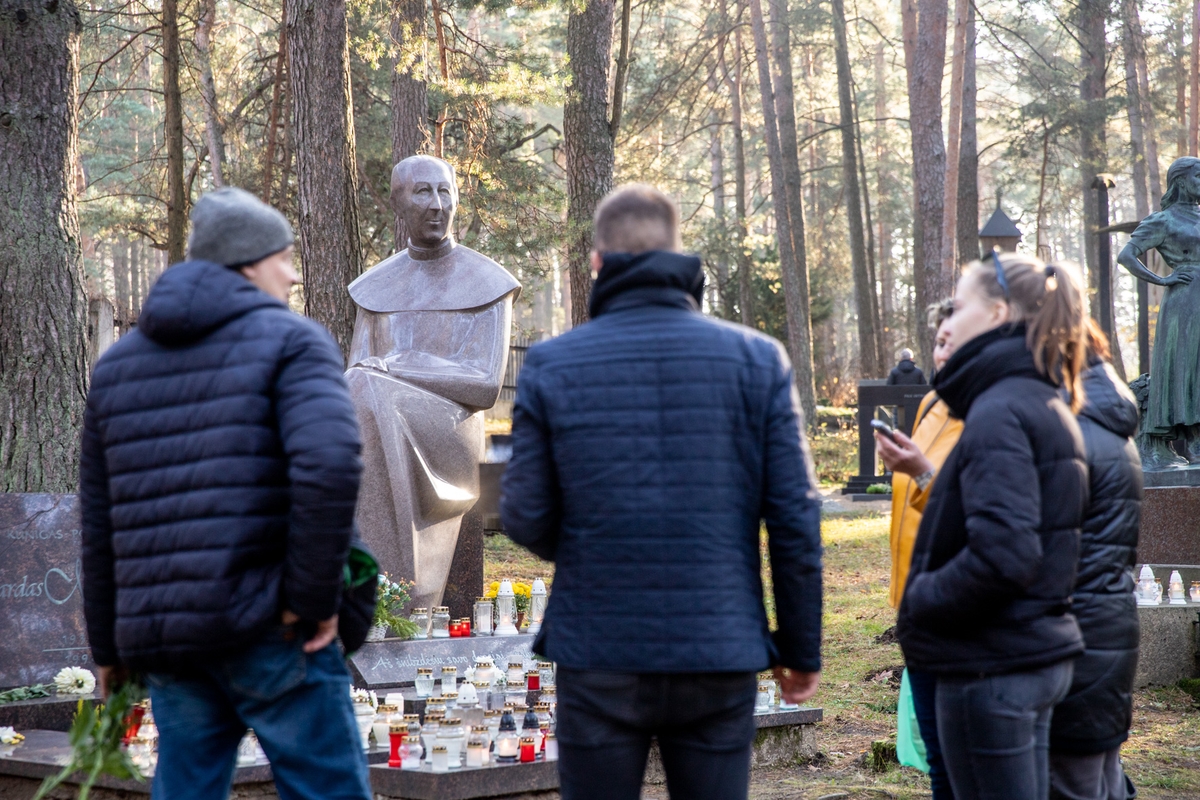 Lapkričio 1-oji Petrašiūnų panteone