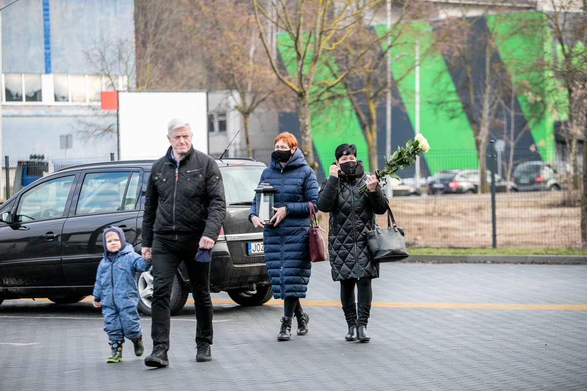 Kaune atsisveikinama su anapilin iškeliavusiu J. Mačiuliu