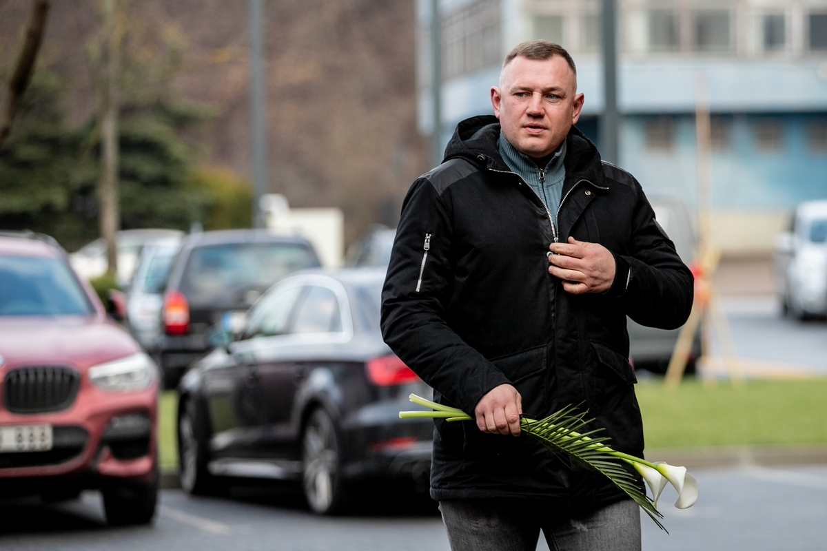 Kaune atsisveikinama su anapilin iškeliavusiu J. Mačiuliu
