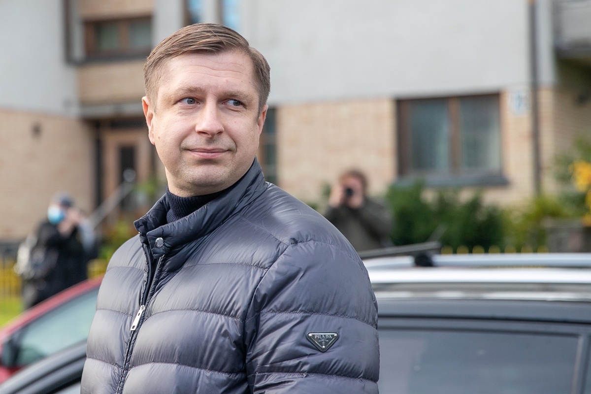 Žmonės susirinko pasirašyti peticiją dėl griaunamo Perkūno alėjos namo