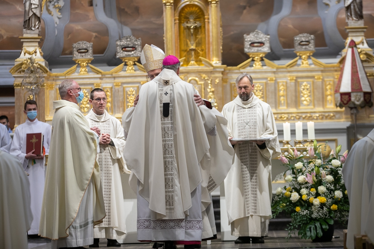 Kauno arkivyskupui K. Kėvalui įteiktas palijus