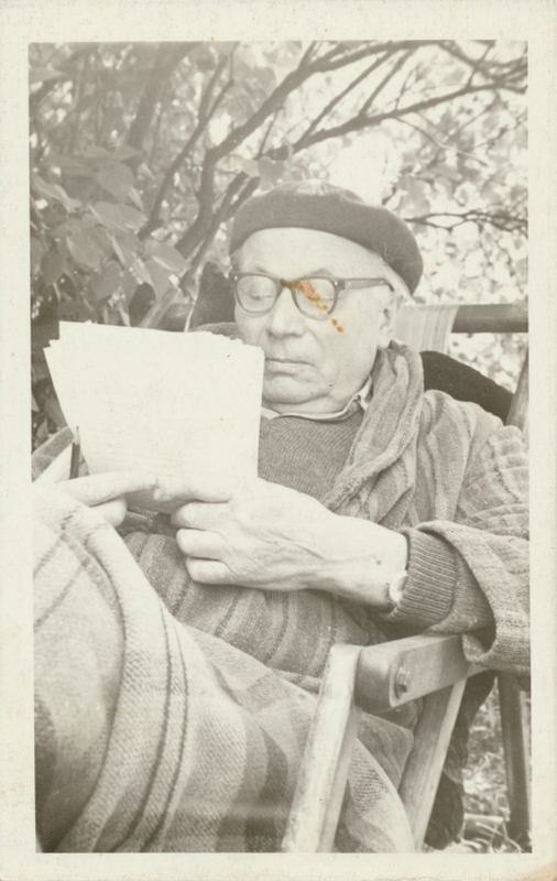 Akimirka: J.Grušas ir šuo Arielis. 1984 m.