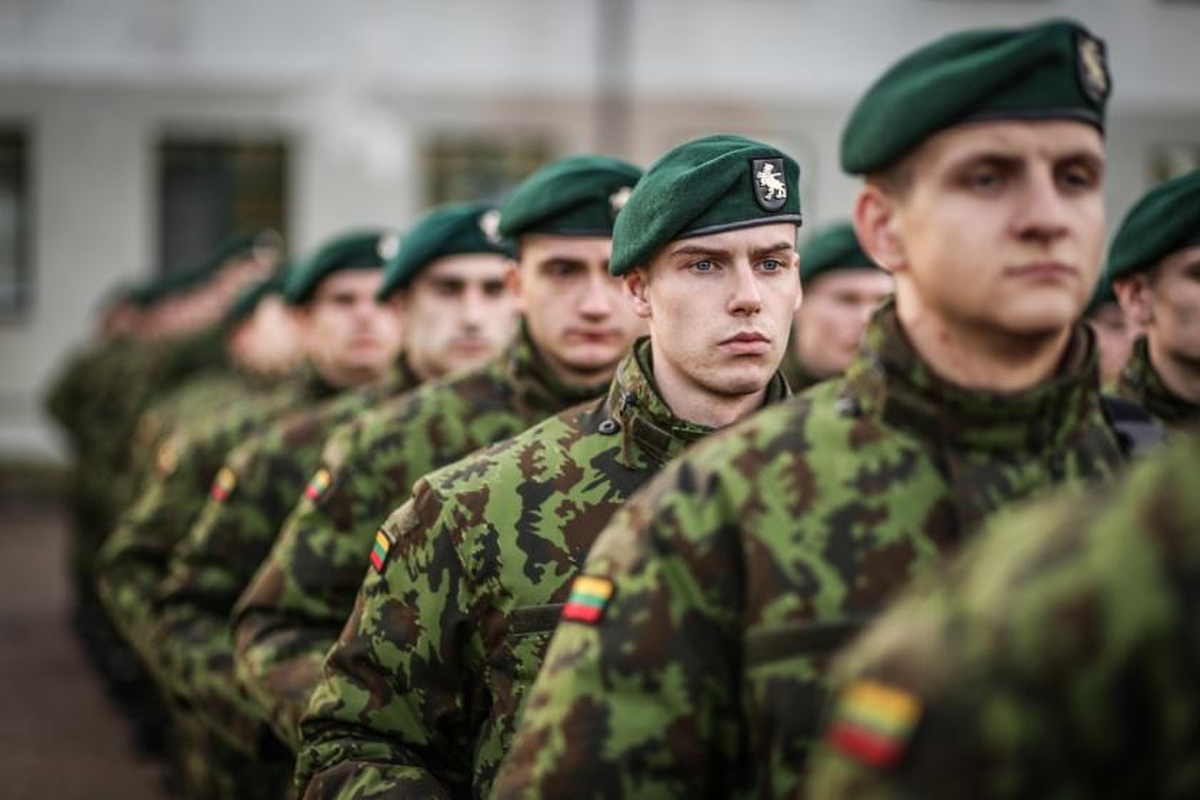 Du trečdaliai Lietuvos gyventojų pritaria bendrai ES kariuomenei