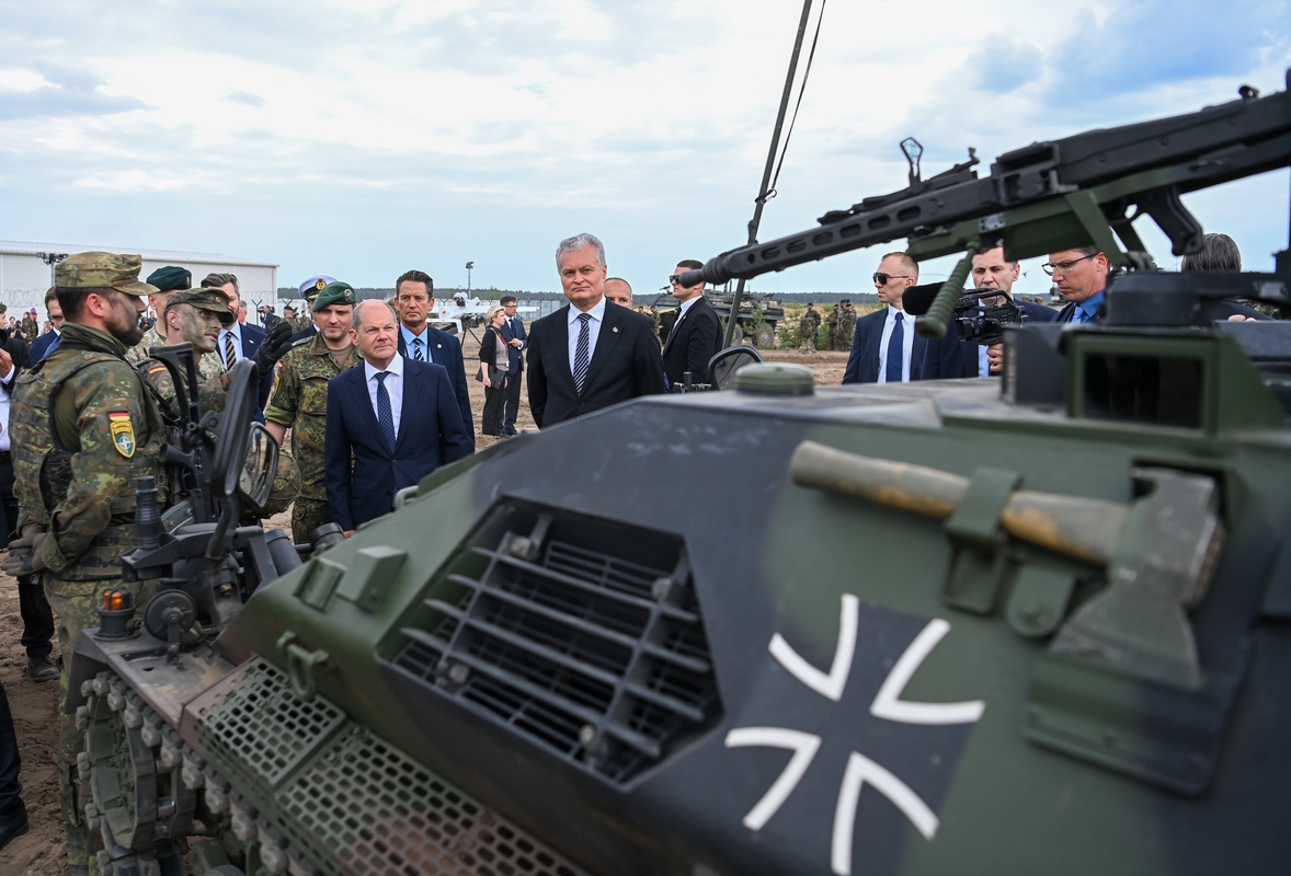 Prezidento patarėjas: svarstymai, kuo laikinai pakeisti Vokietijos brigadą, nevyksta