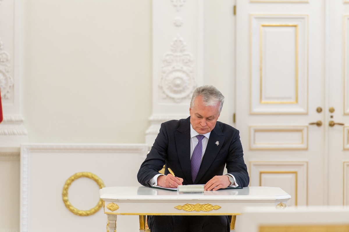 Prezidentas priima teisėjų priesaikas