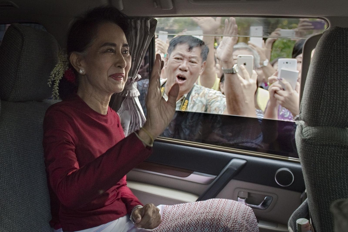 Nacionalinės lygos už demokratiją lyderė Aung San Suu Kyi 