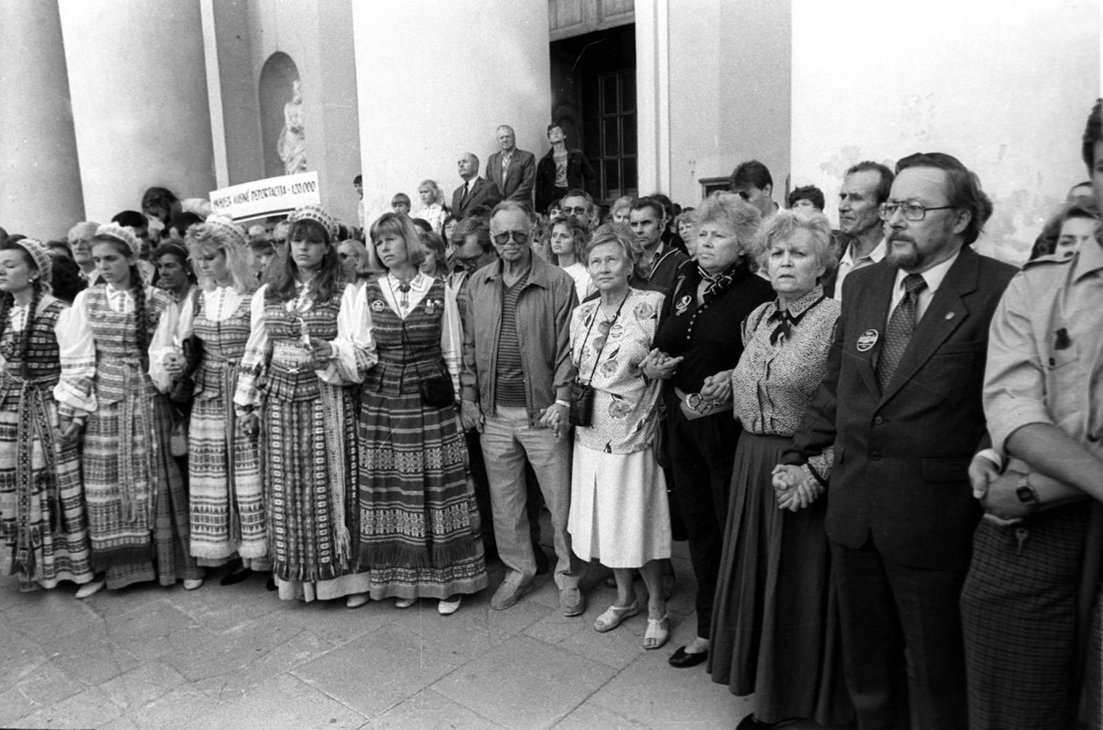 Rugpjūčio 23-ioji – Baltijos kelio diena