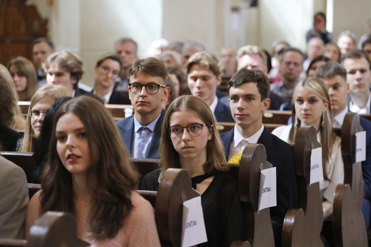 L. Salasevičiaus suknelių kolekcija „Miesto raganos“