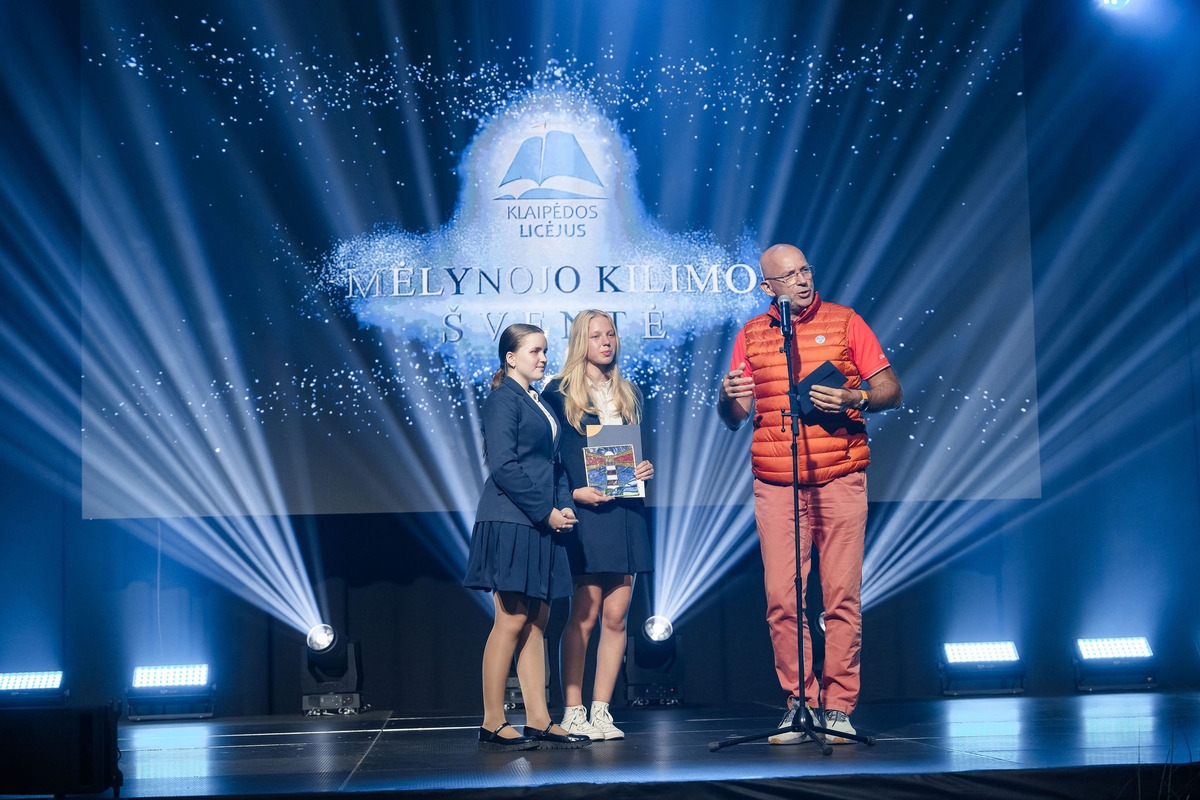 Klaipėdos licėjus apdovanojo mokinius ir mokytojus