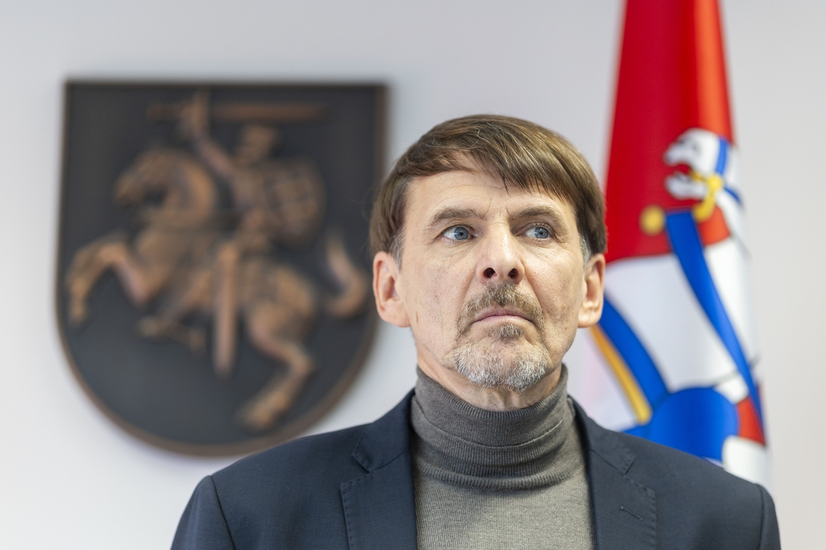 Muitinės departamente pristatytas tyrimas, kaip prabangūs automobiliai atsiduria Rusijoje