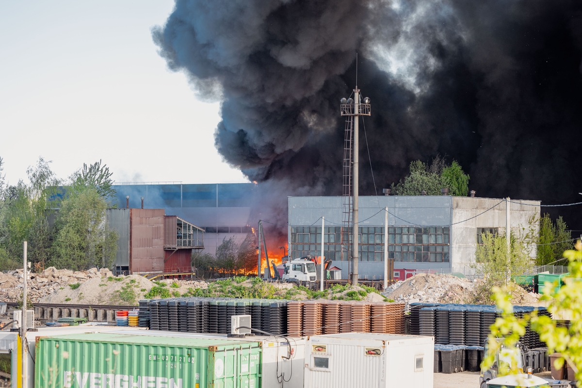Gaisras atliekų tvarkymo gamykloje „Energesman“