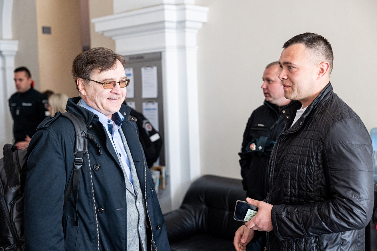 Teismas vėl atvertė moterį nušovusio pareigūno bylą
