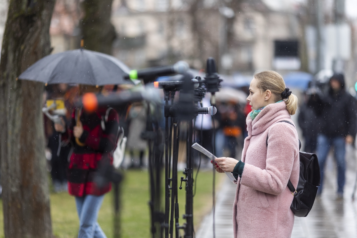 Mitingas „Apginti tautinių mažumų mokyklas Trakų rajone“