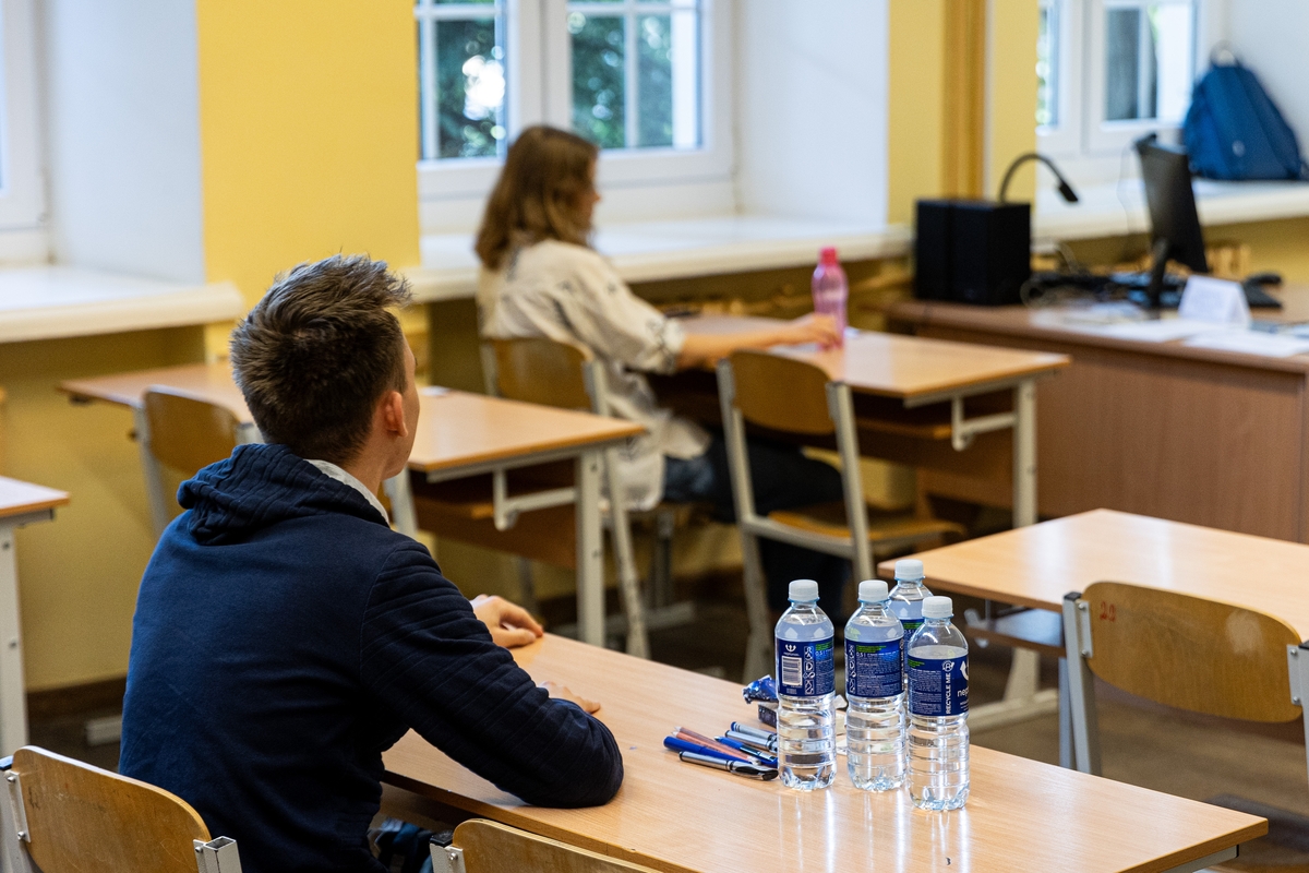 Vilniaus Antakalnio gimnazijoje laikomas lietuvių kalbos ir literatūros brandos egzaminas