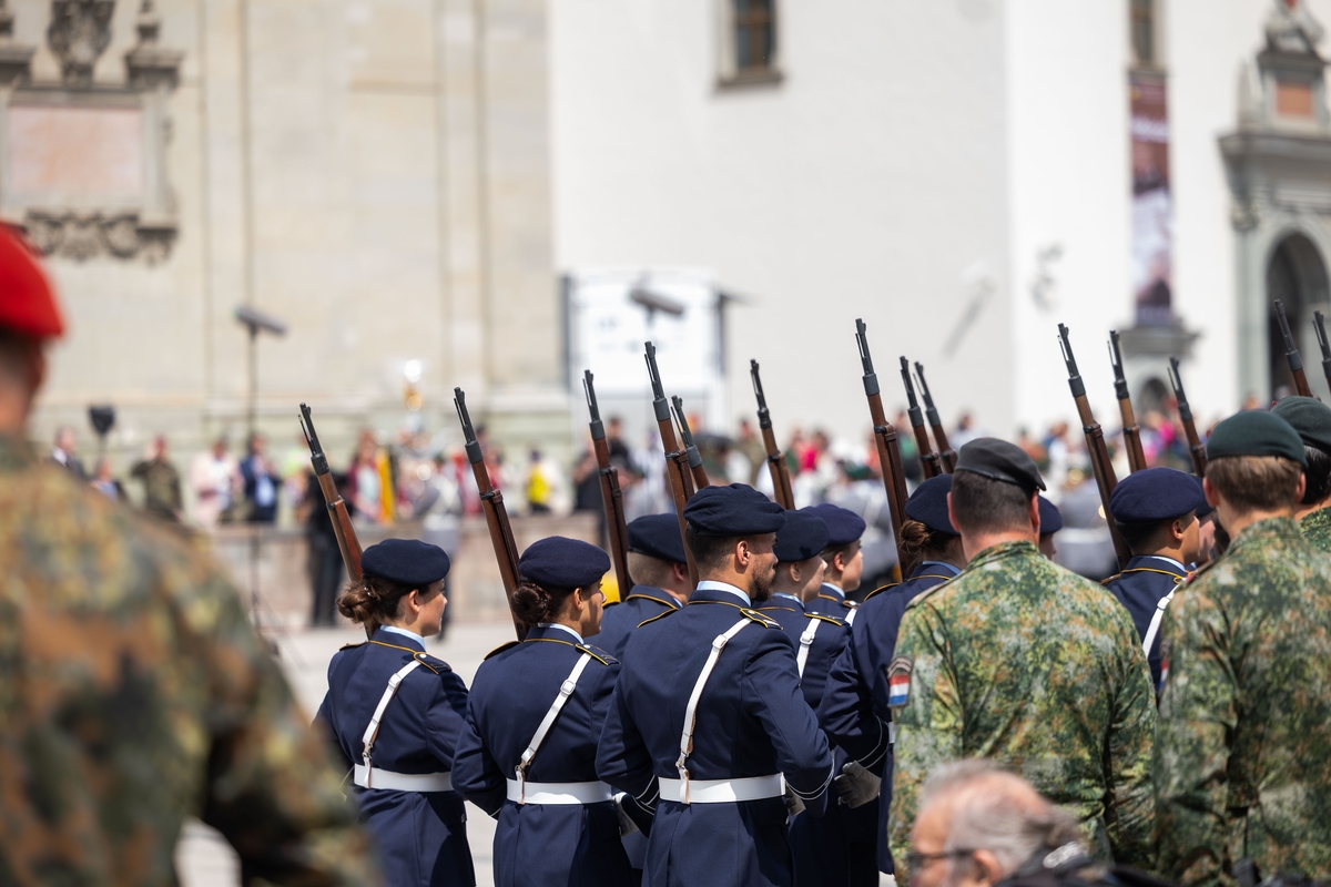 Vokietijos 45-osios šarvuotosios brigados inauguracija
