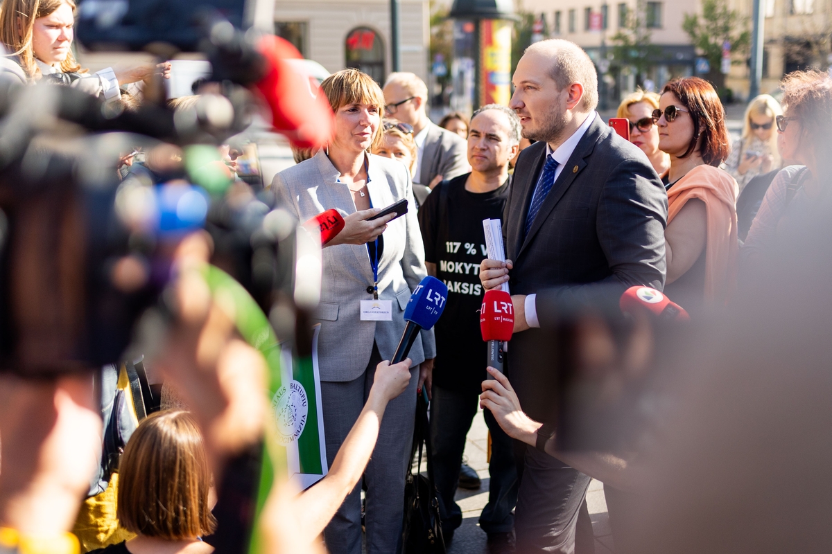 Prie Vyriausybės prasideda mokytojų streikas