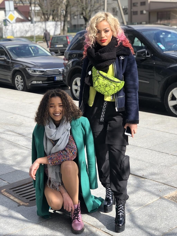 Nombeko Augustė (kairėje) bei Klaudia Keziah