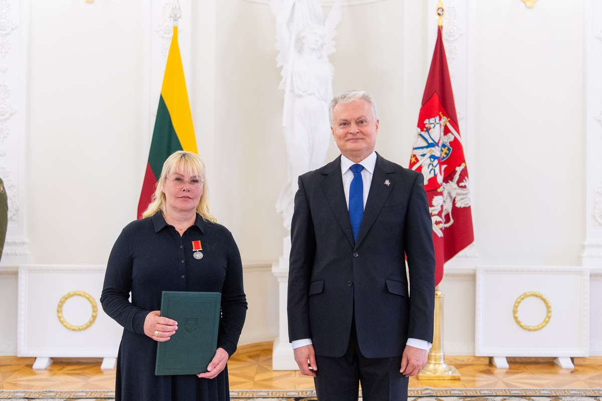 Motinos dienos proga Nausėda apdovanojo 52 mamas ir globėjas