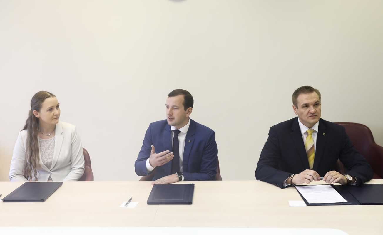Evelina Gudzinskaitė, Virginijus Sinkevičius, Eimutis Misiūnas