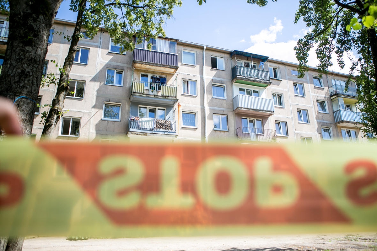 Kauno daugiabučio sienoje atsivėrė didžiulis plyšys