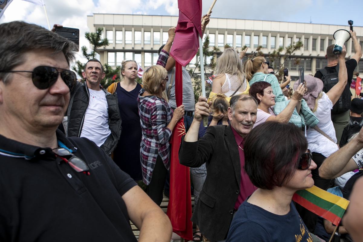 Protestas prie Seimo prieš COVID-19 ribojimus