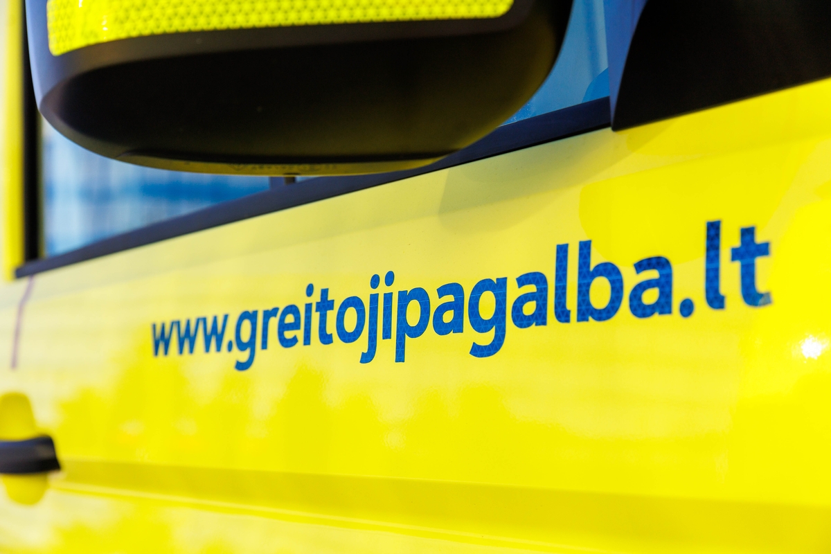 Kaune pristatyti nauji greitosios pagalbos automobiliai