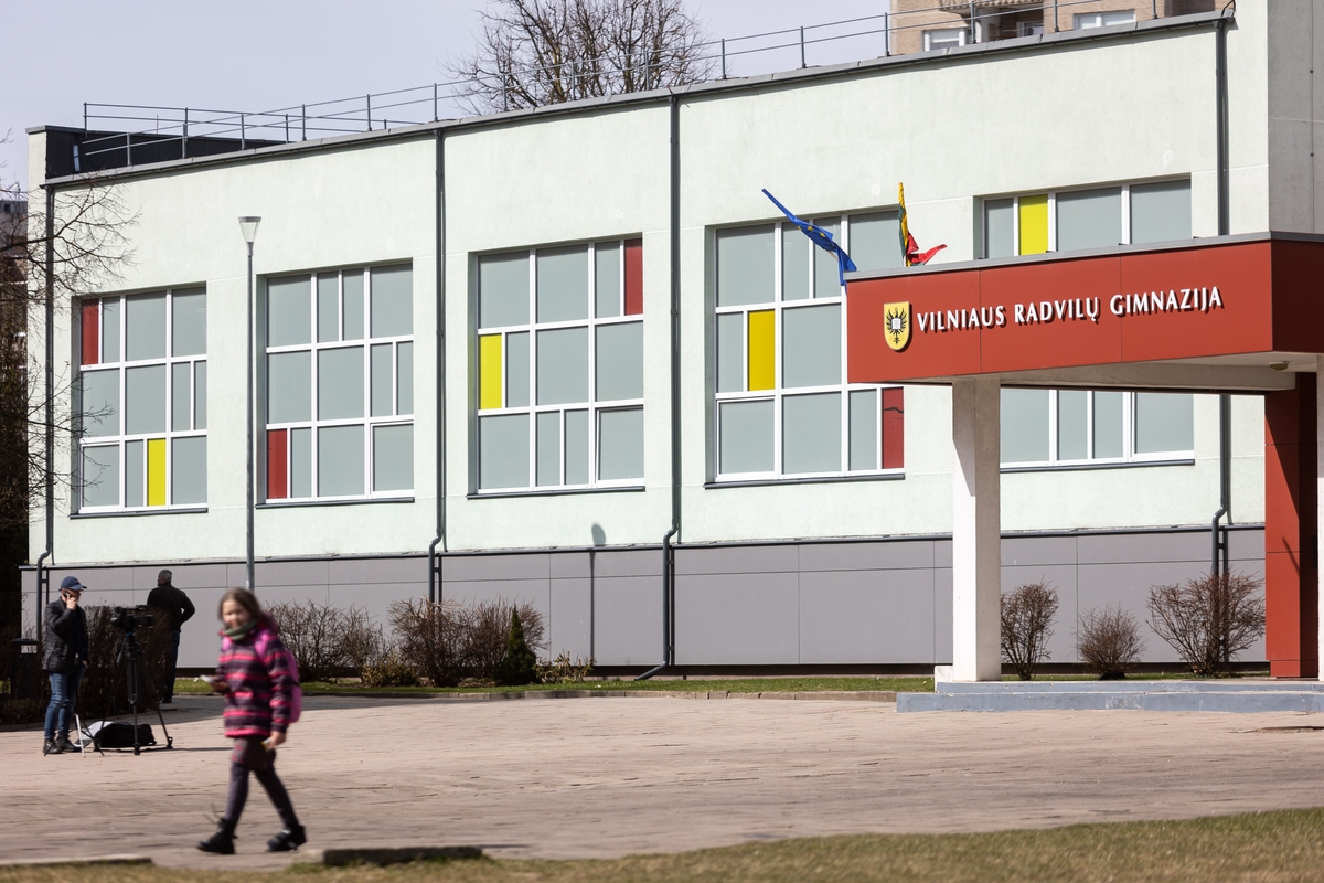 Komentaras apie įtariamą moksleivio šaudymą Vilniaus Radvilų gimnazijoje
