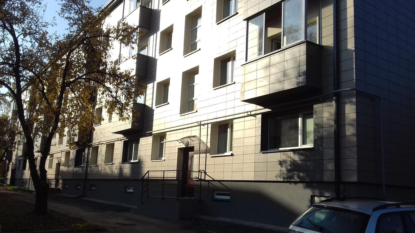 Situacija: papildomi laiptinių remonto darbai renovacijos investicijų plane nebuvo numatyti.