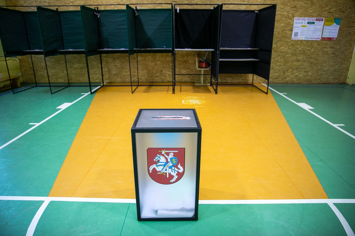 Lietuva renka prezidentą ir sprendžia dėl dvigubos pilietybės