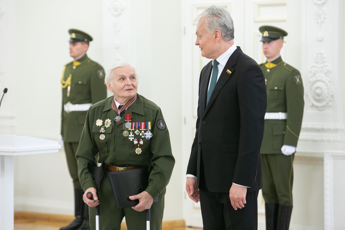 Valstybės apdovanojimų įteikimo ceremonija Lietuvos Prezidento rūmuose
