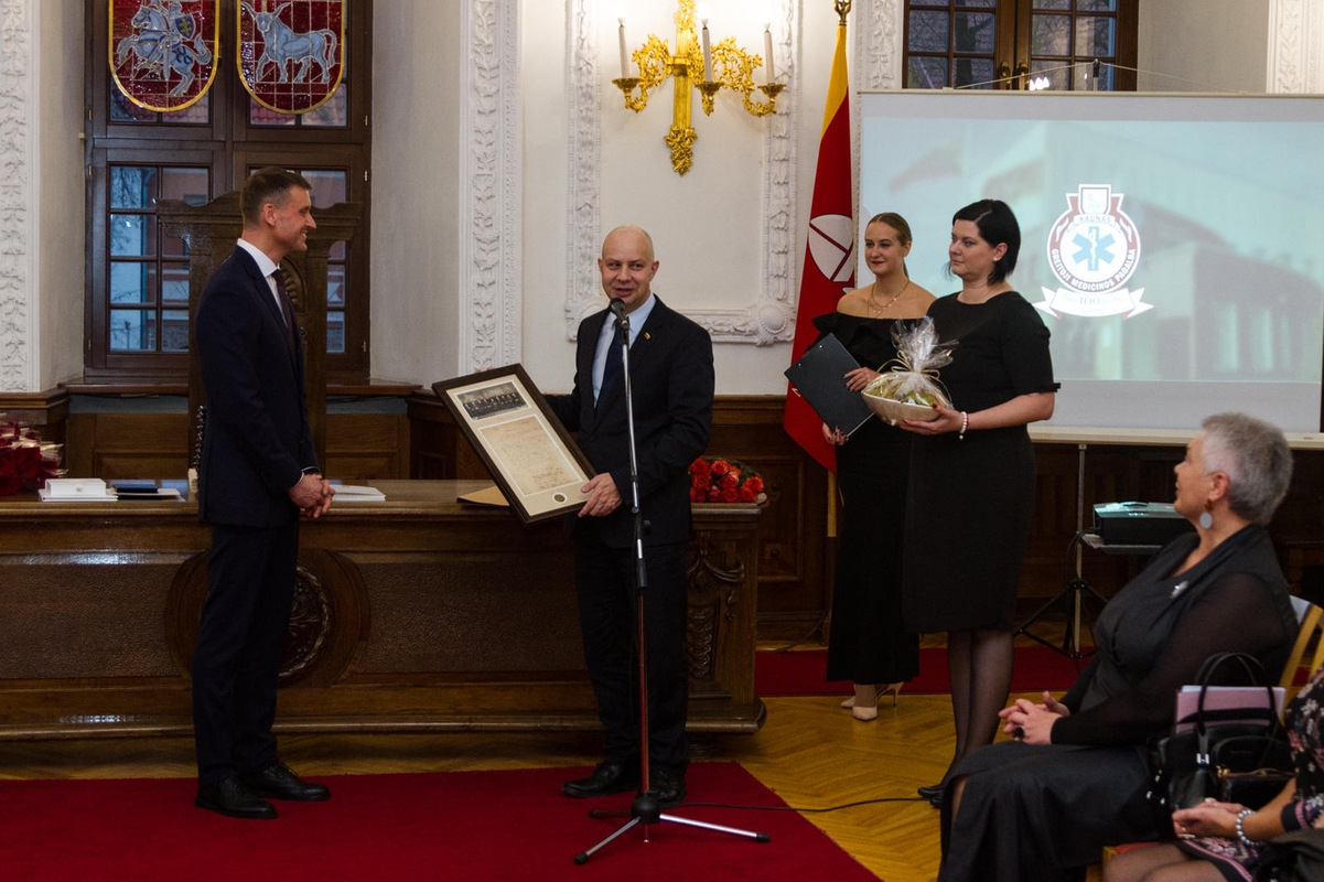 Rotušėje – iškilmingas greitosios medicinos pagalbos stoties darbuotojų pagerbimas