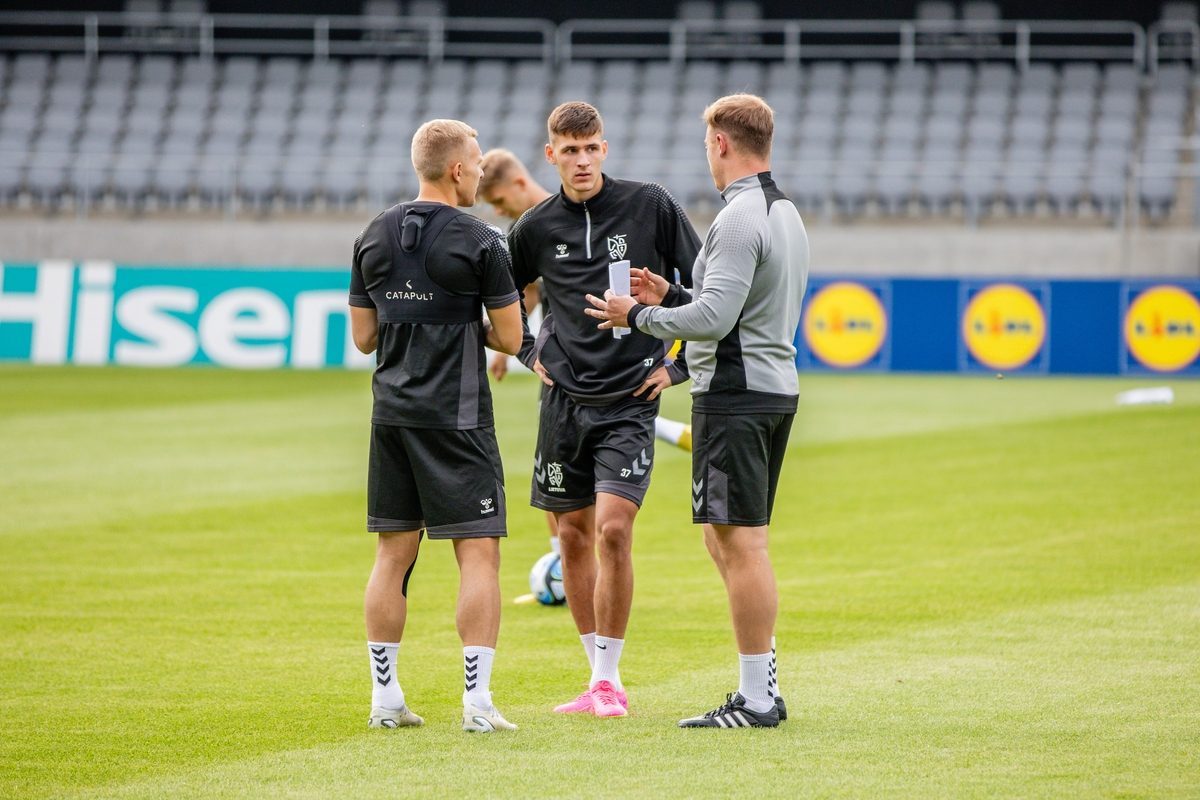 Lietuvos futbolo rinktinės treniruotė prieš rungtynes su Juodkalnija