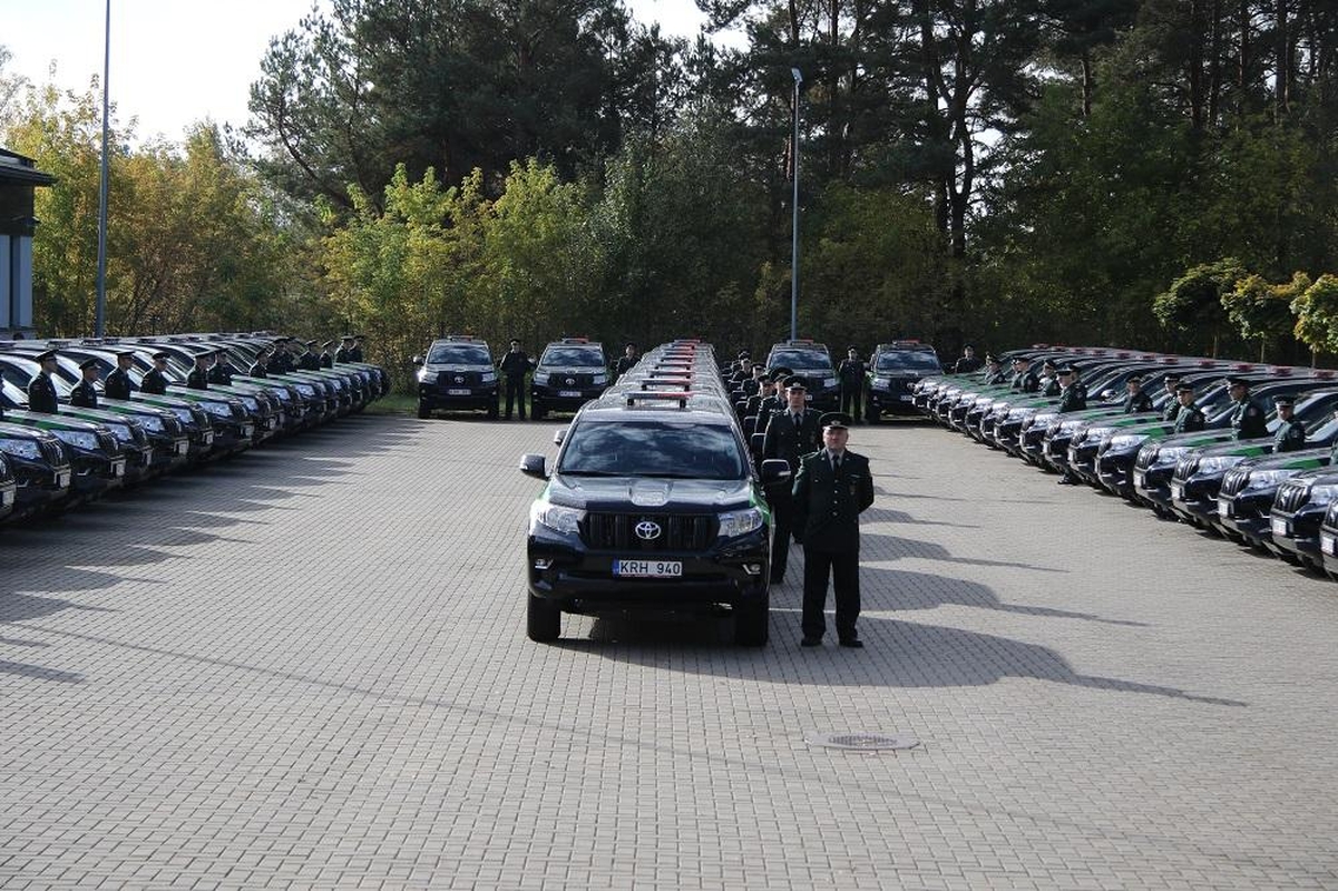 Nauji pasieniečių visureigiai