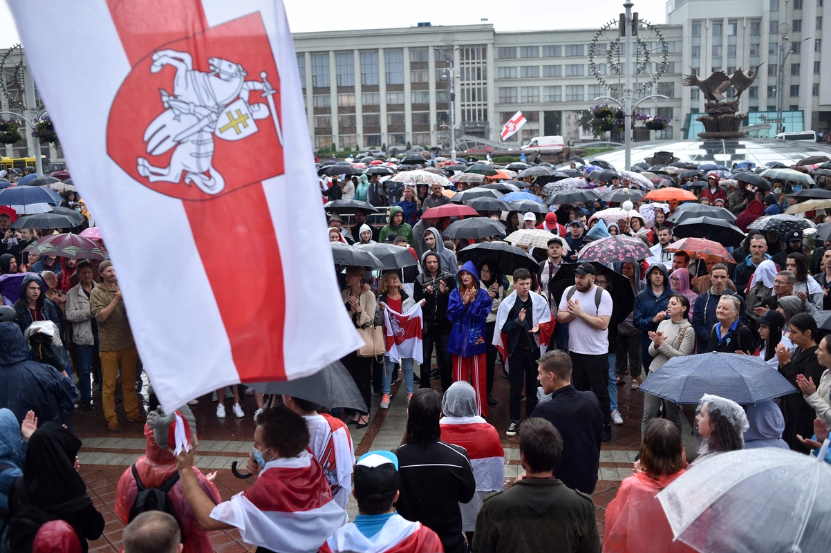  S. Cichanouskajos šalininkai susirinko Minsko centre