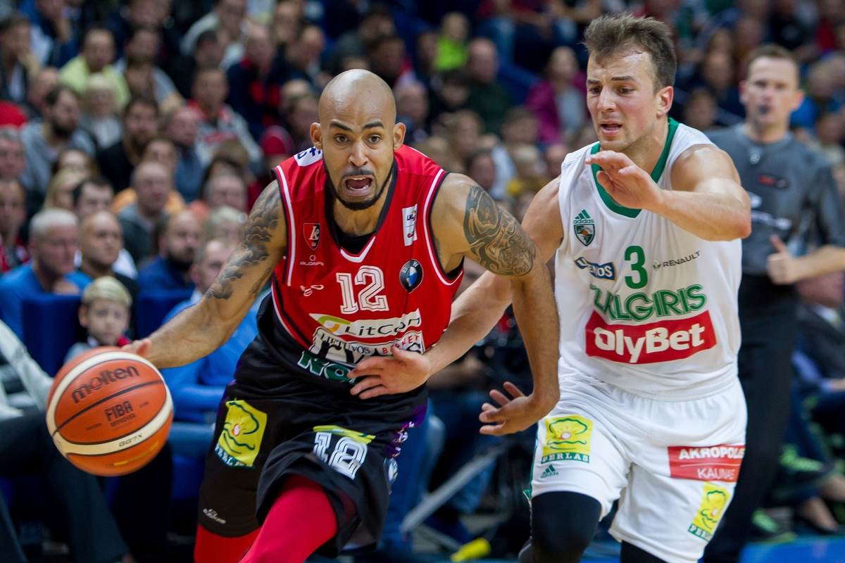 „Žalgiris“ įveikė „Lietuvos rytą“ 74:66