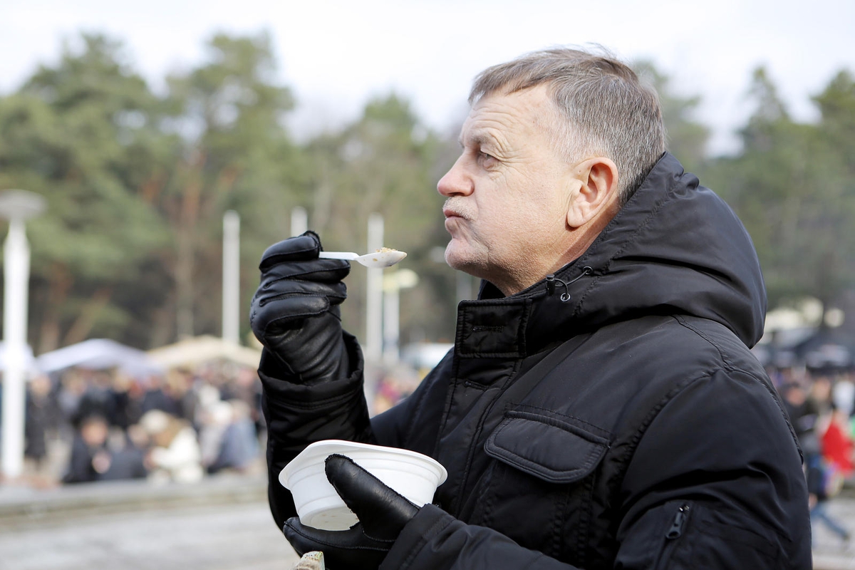 Palangoje kunkuliuoja stintų šventė
