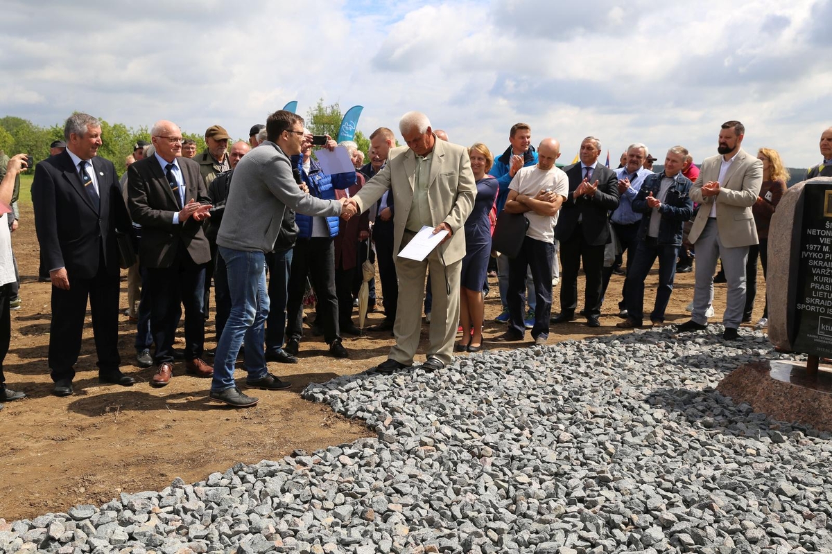 Įamžintas pirmasis Lietuvos sklandytojų skrydis