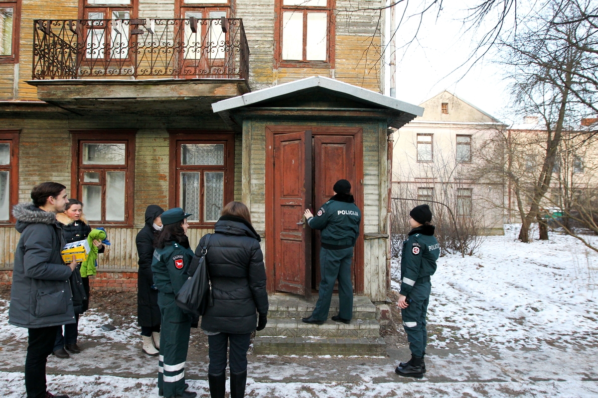 Policija su jaunimu lanko socialines šeimas