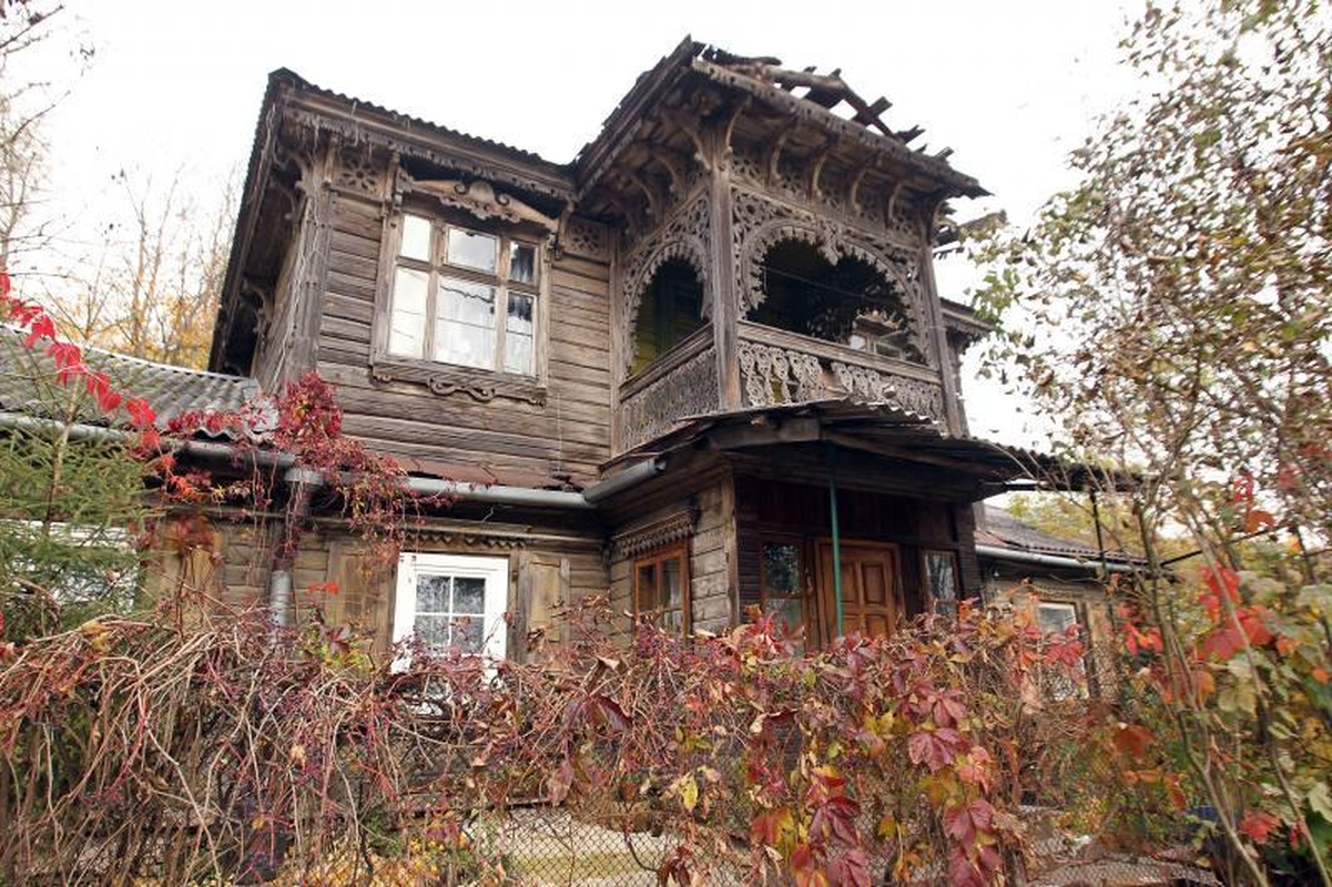 Unikalus pastatas Užupyje nyksta, biurokratai skėsčioja rankomis